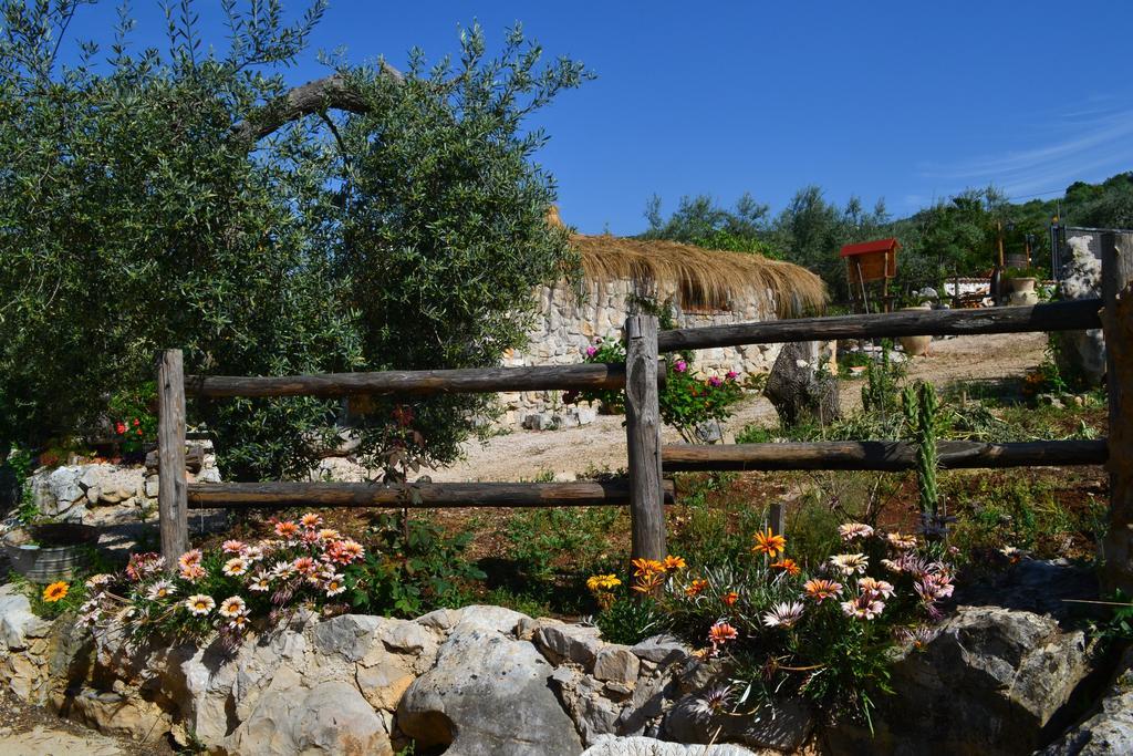 Le Capanne Di Villa Margherita Sonnino Экстерьер фото