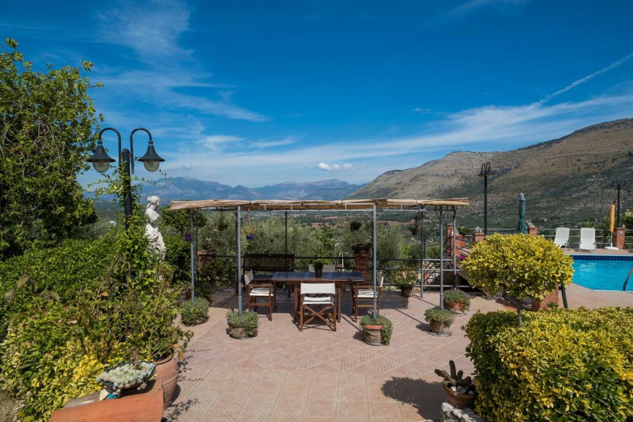 Le Capanne Di Villa Margherita Sonnino Экстерьер фото