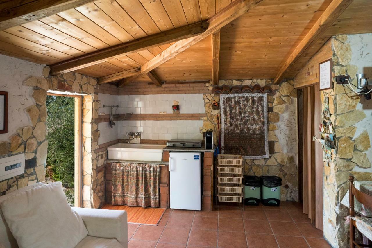 Le Capanne Di Villa Margherita Sonnino Экстерьер фото