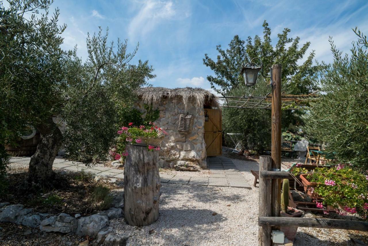 Le Capanne Di Villa Margherita Sonnino Экстерьер фото