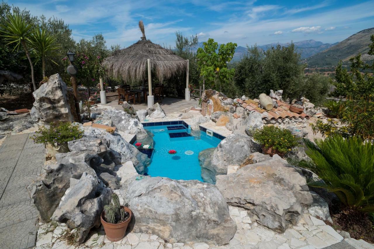 Le Capanne Di Villa Margherita Sonnino Экстерьер фото