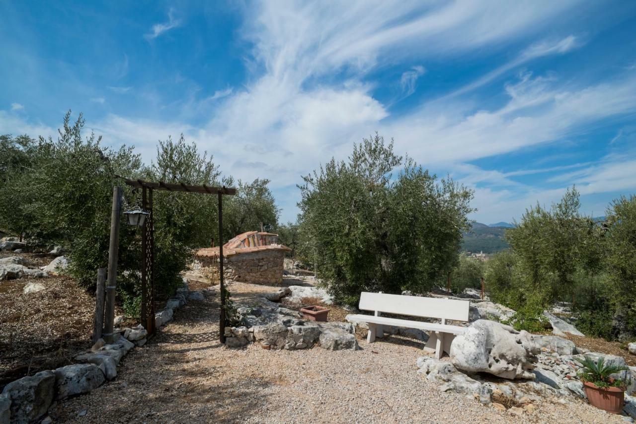 Le Capanne Di Villa Margherita Sonnino Экстерьер фото