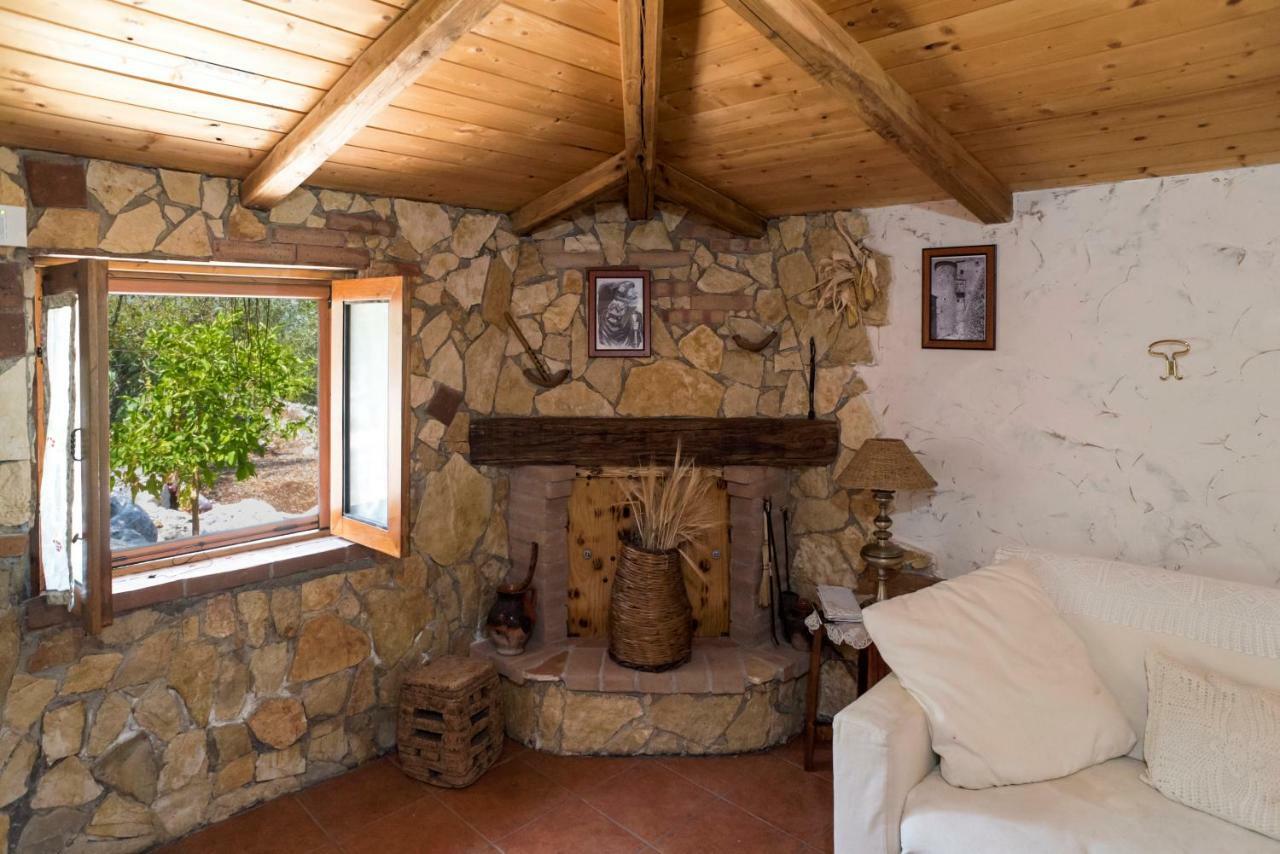 Le Capanne Di Villa Margherita Sonnino Экстерьер фото