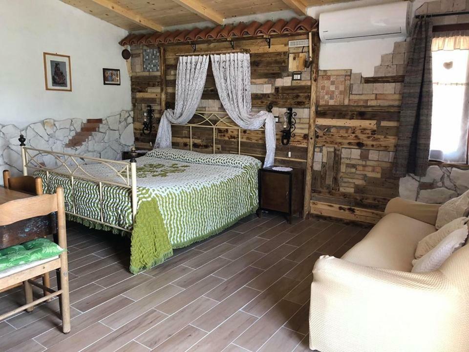 Le Capanne Di Villa Margherita Sonnino Экстерьер фото